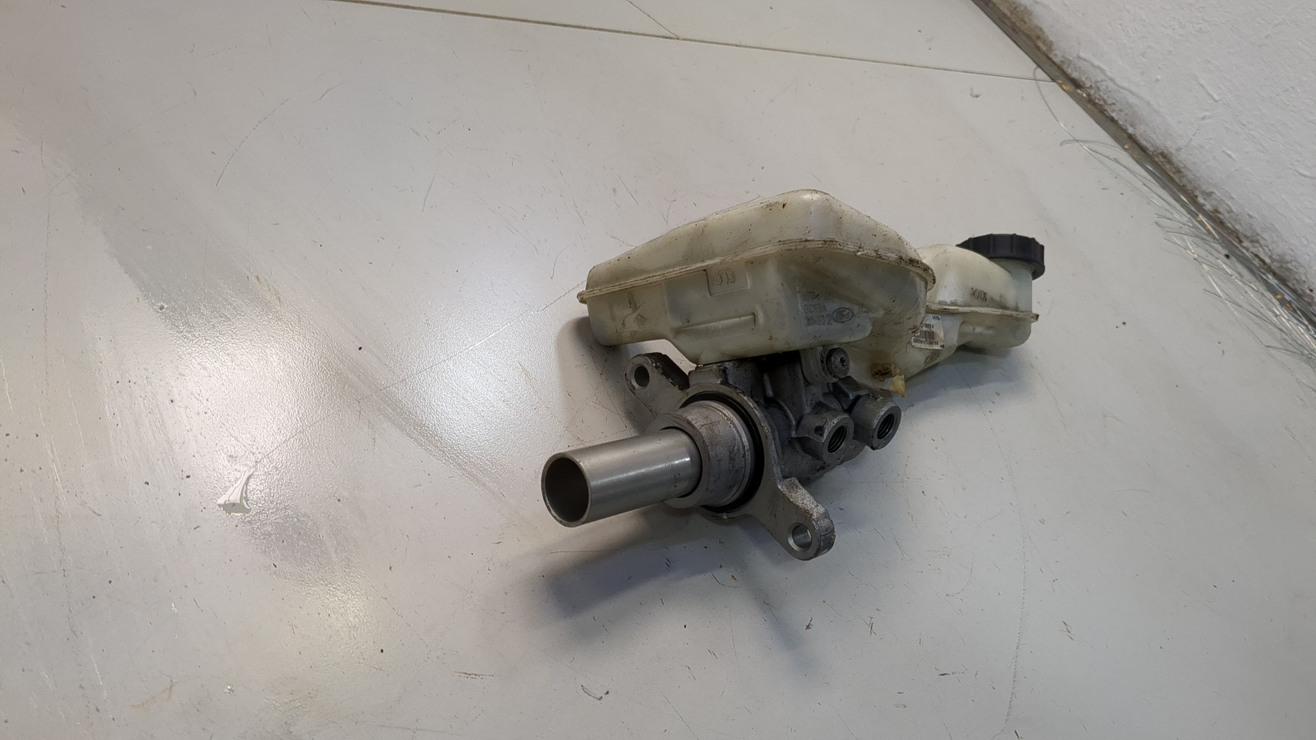 Цилиндр тормозной главный