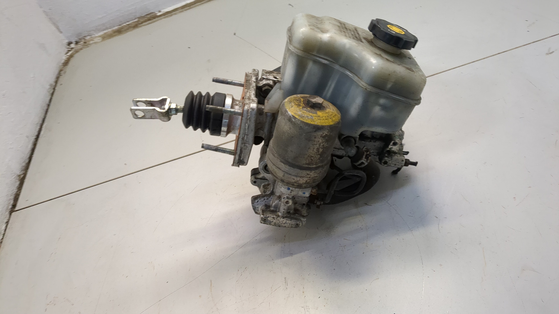 Цилиндр тормозной главный