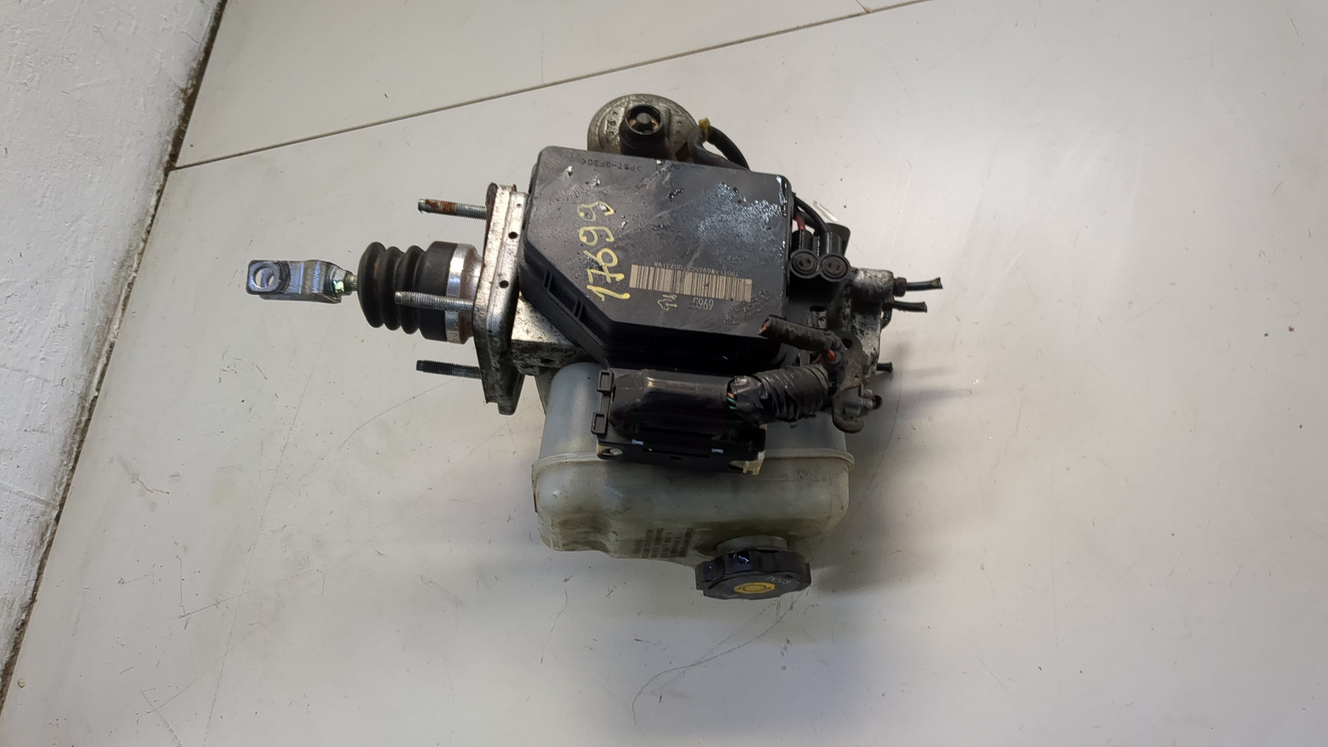 Цилиндр тормозной главный