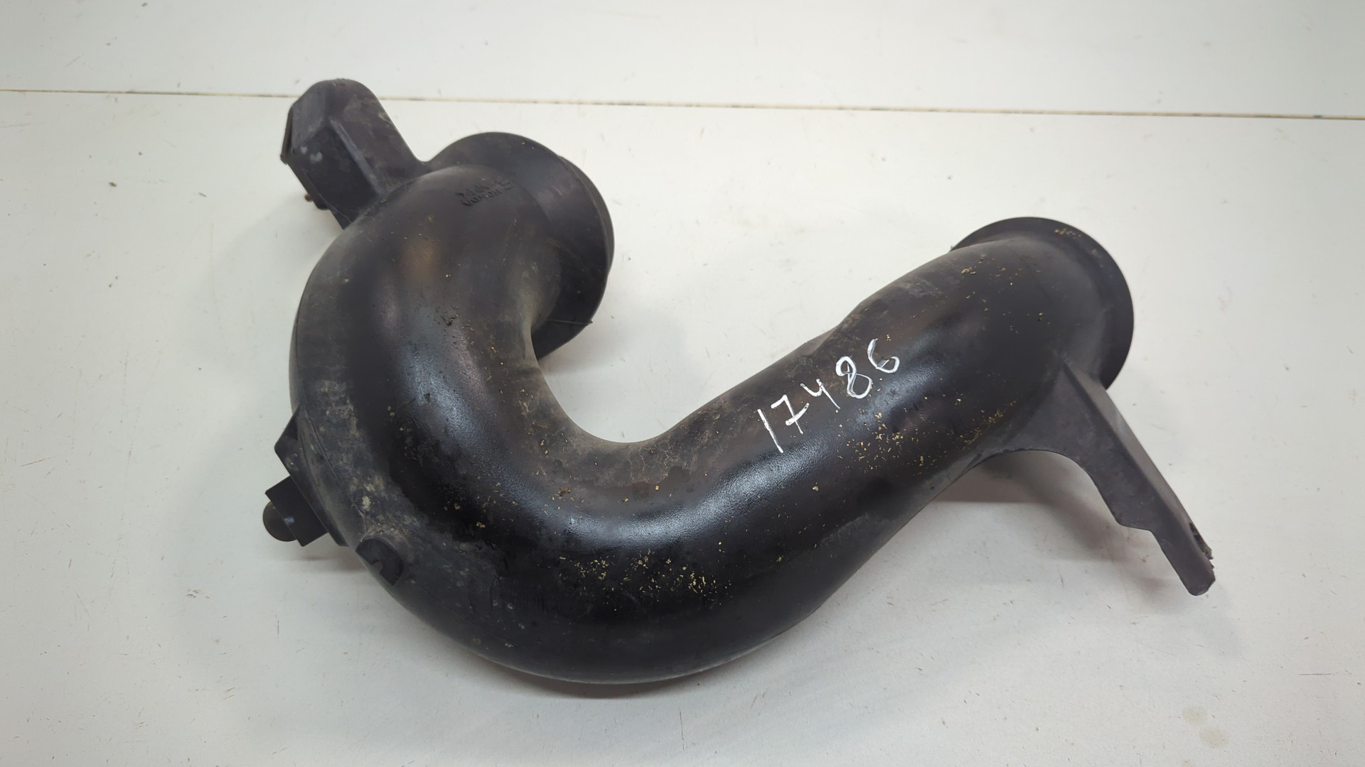 Патрубок воздушного фильтра