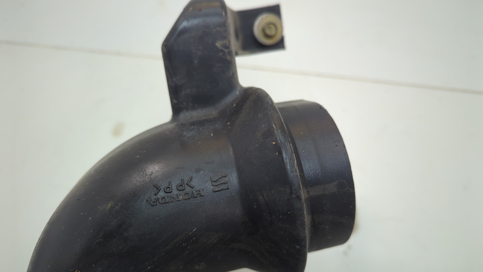 Патрубок воздушного фильтра