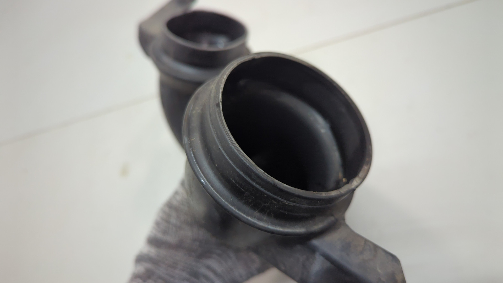 Патрубок воздушного фильтра