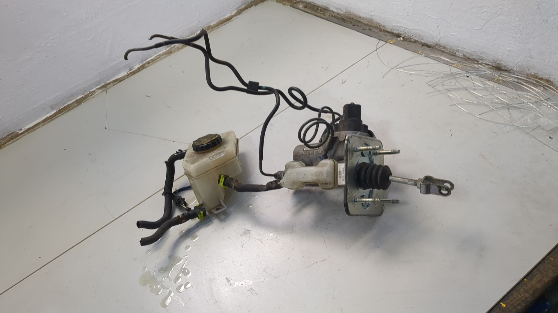 Цилиндр тормозной главный