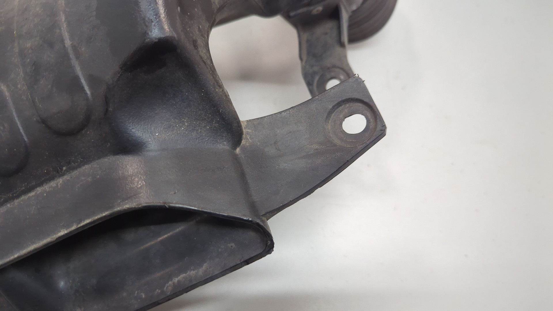 Резонатор воздушного фильтра