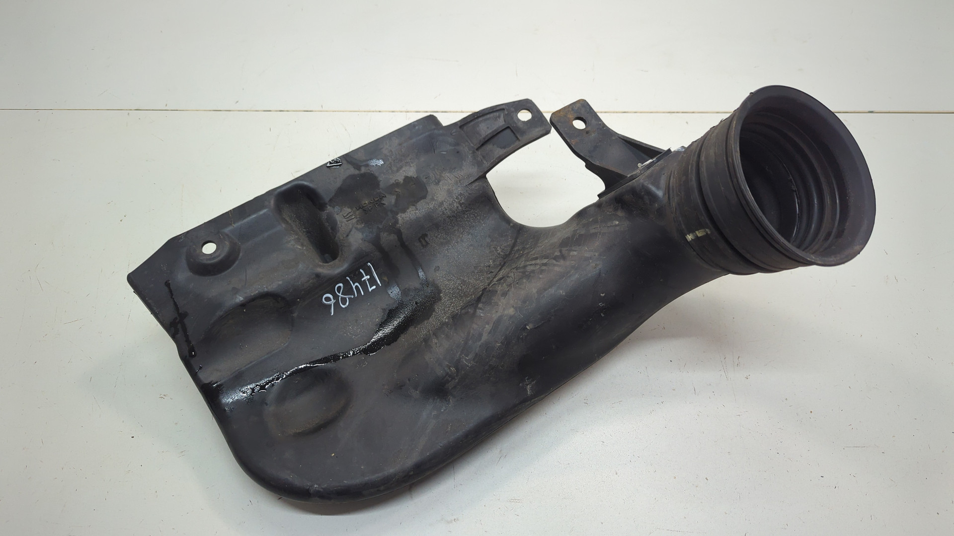 Резонатор воздушного фильтра