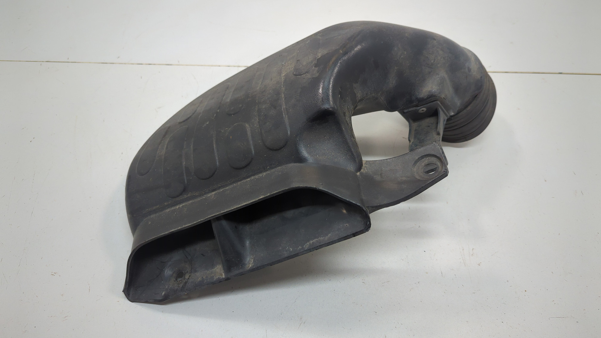 Резонатор воздушного фильтра