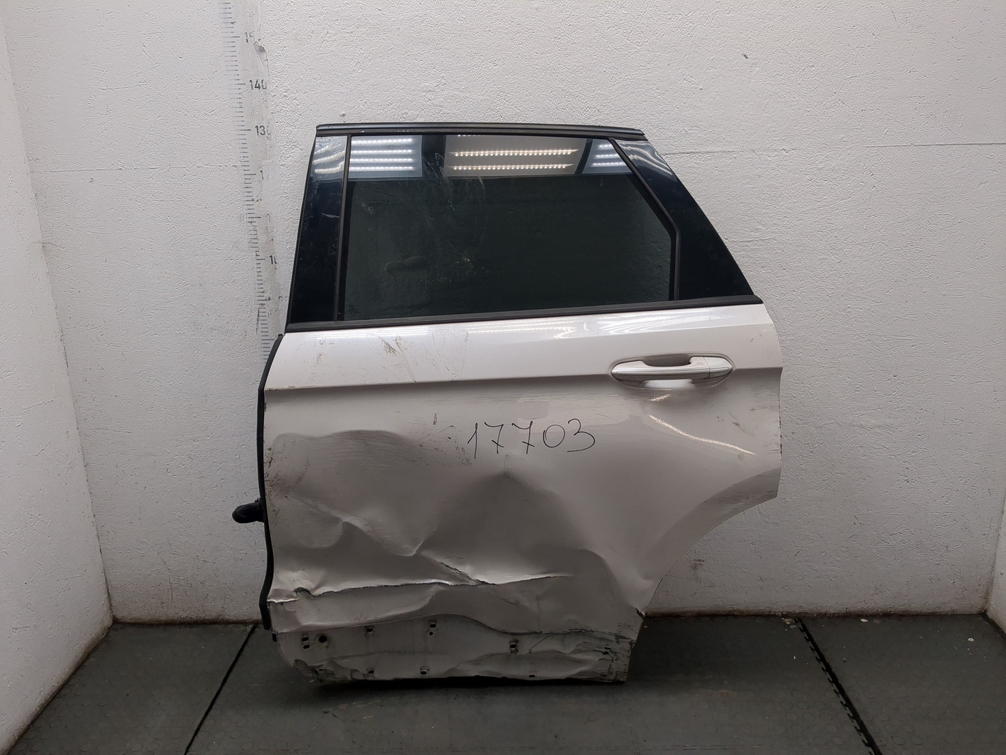 Дверь задняя левая