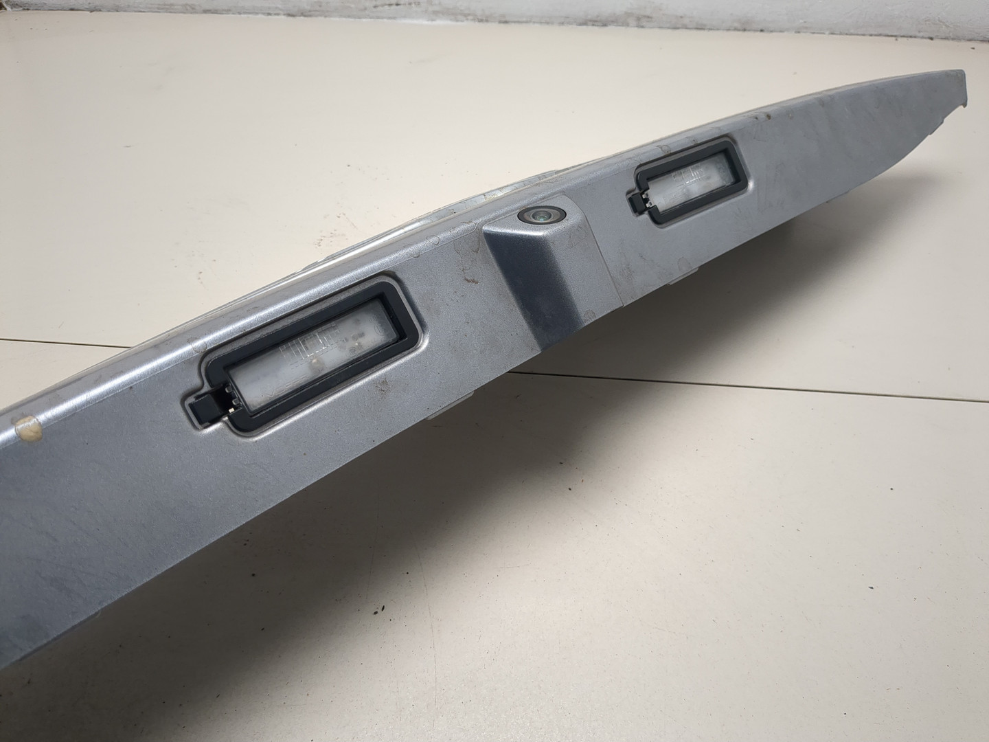 Накладка крышки багажника