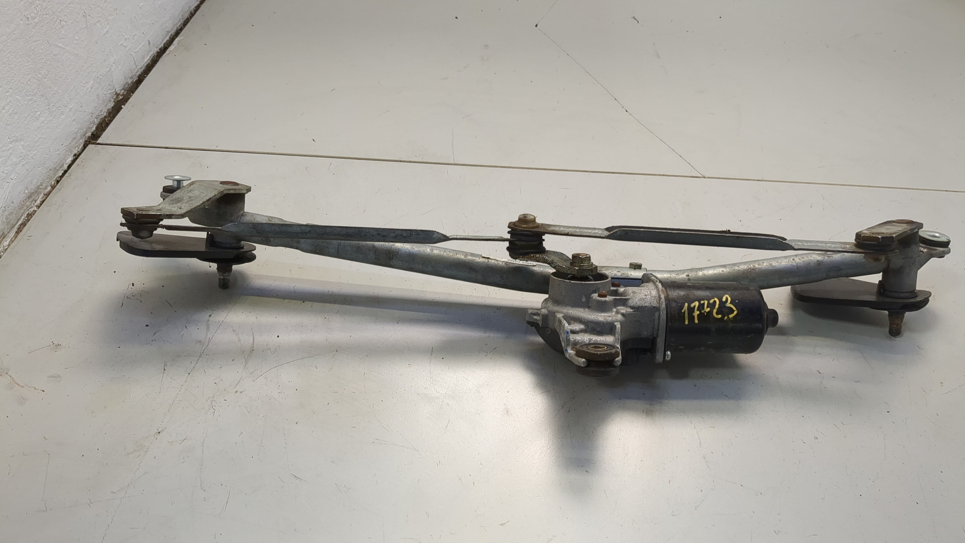 Трапеция стеклоочистителей