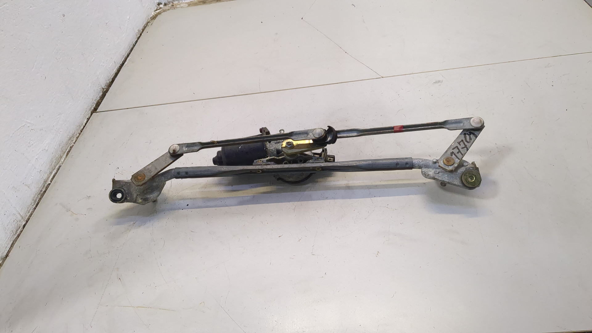 Трапеция стеклоочистителей