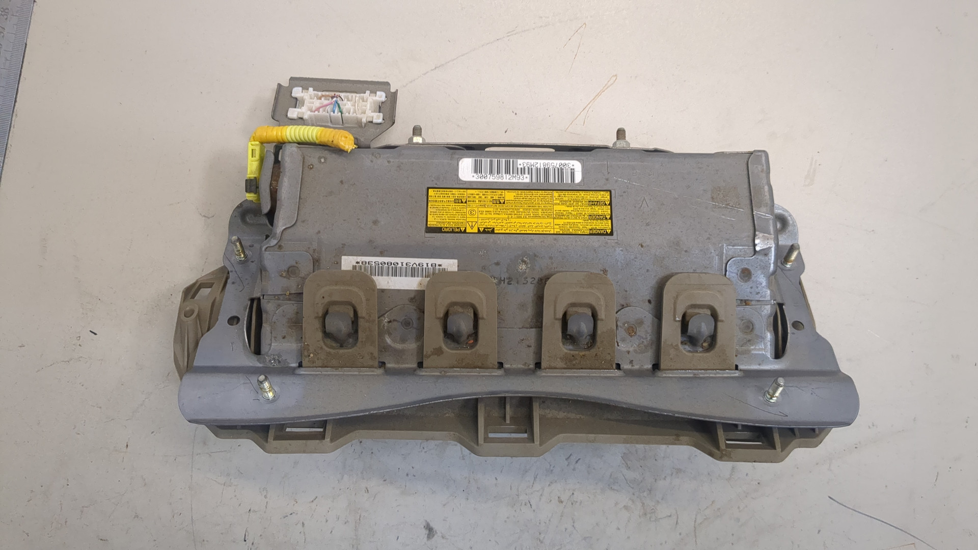 Подушка безопасности нижняя (для колен)