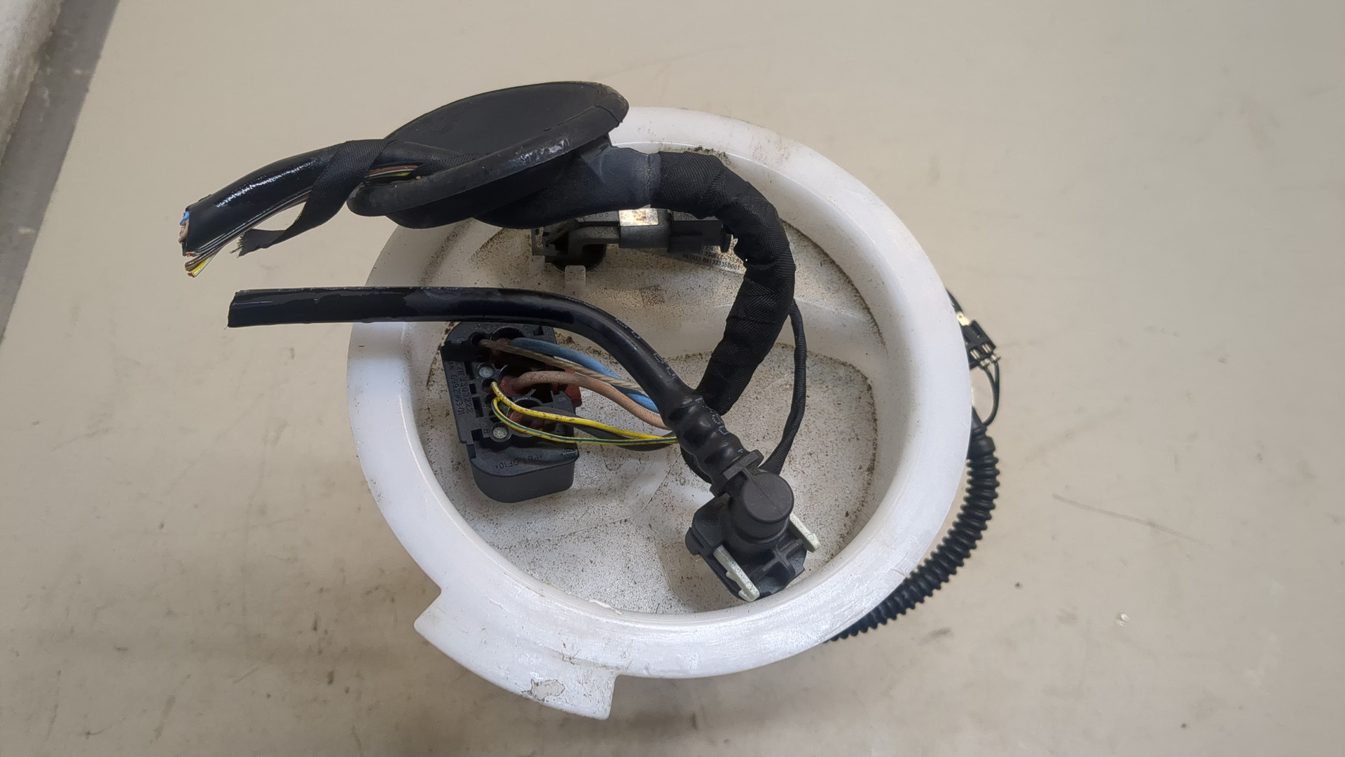 Насос топливный электрический