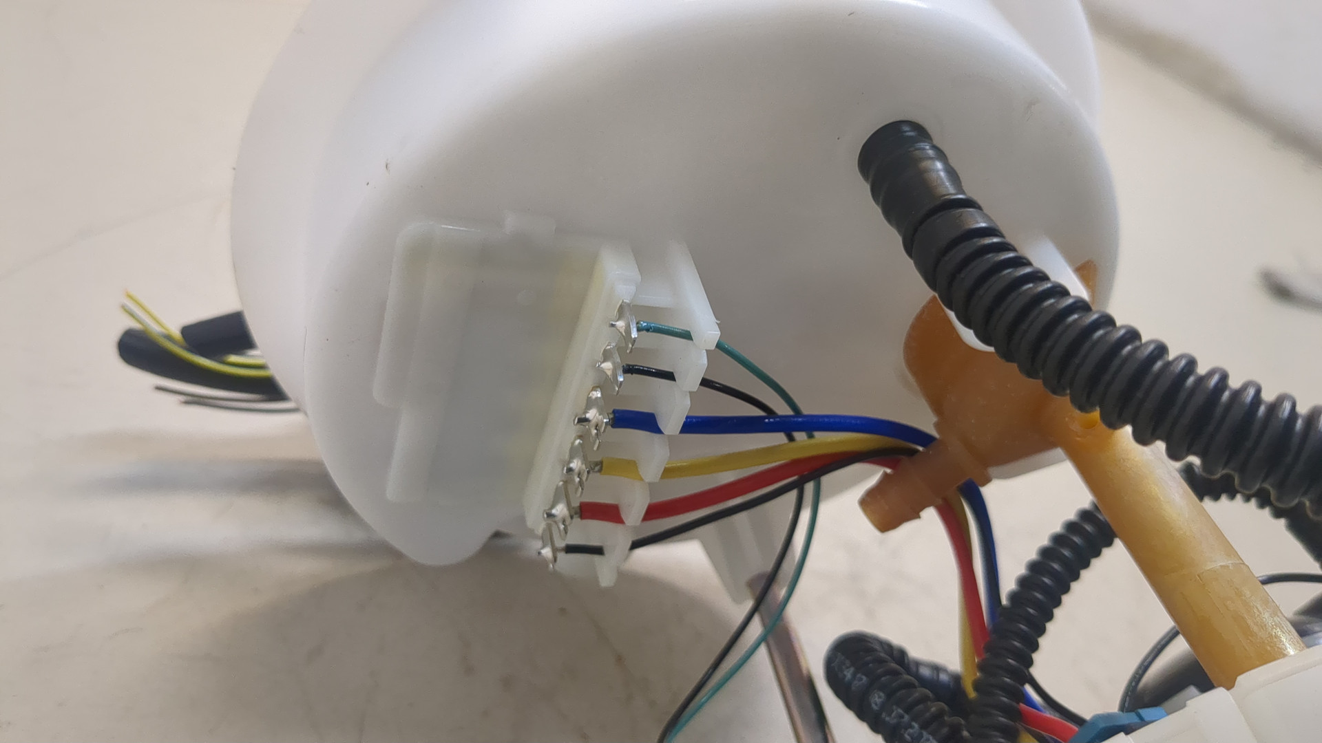 Насос топливный электрический