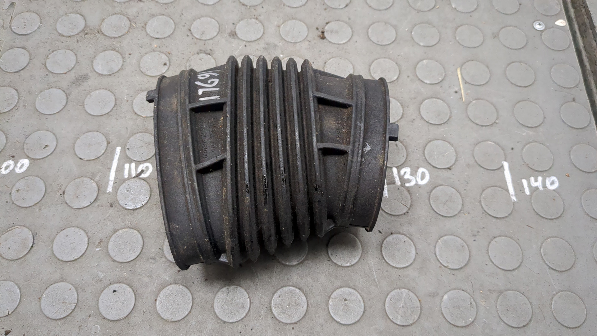 Патрубок воздушного фильтра