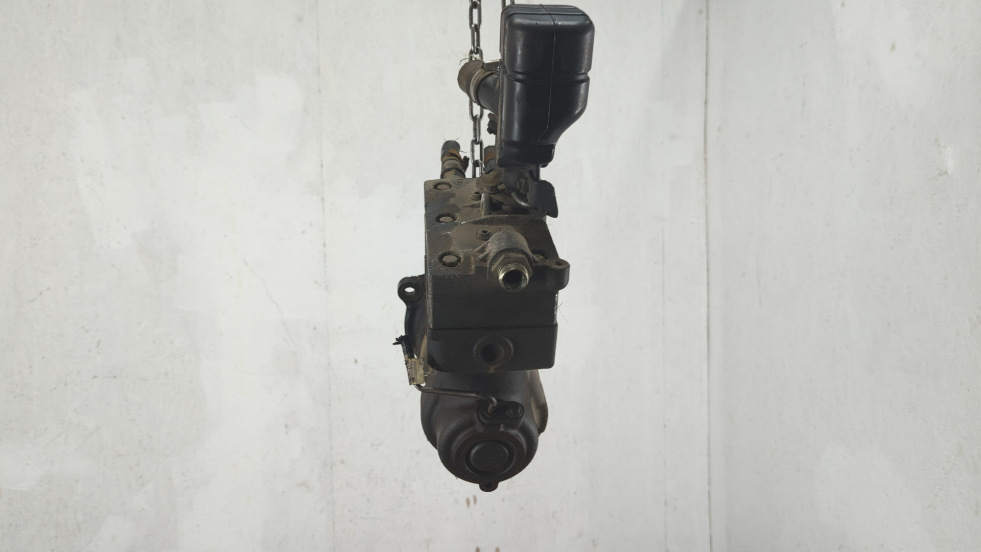 Насос регулировки подвески