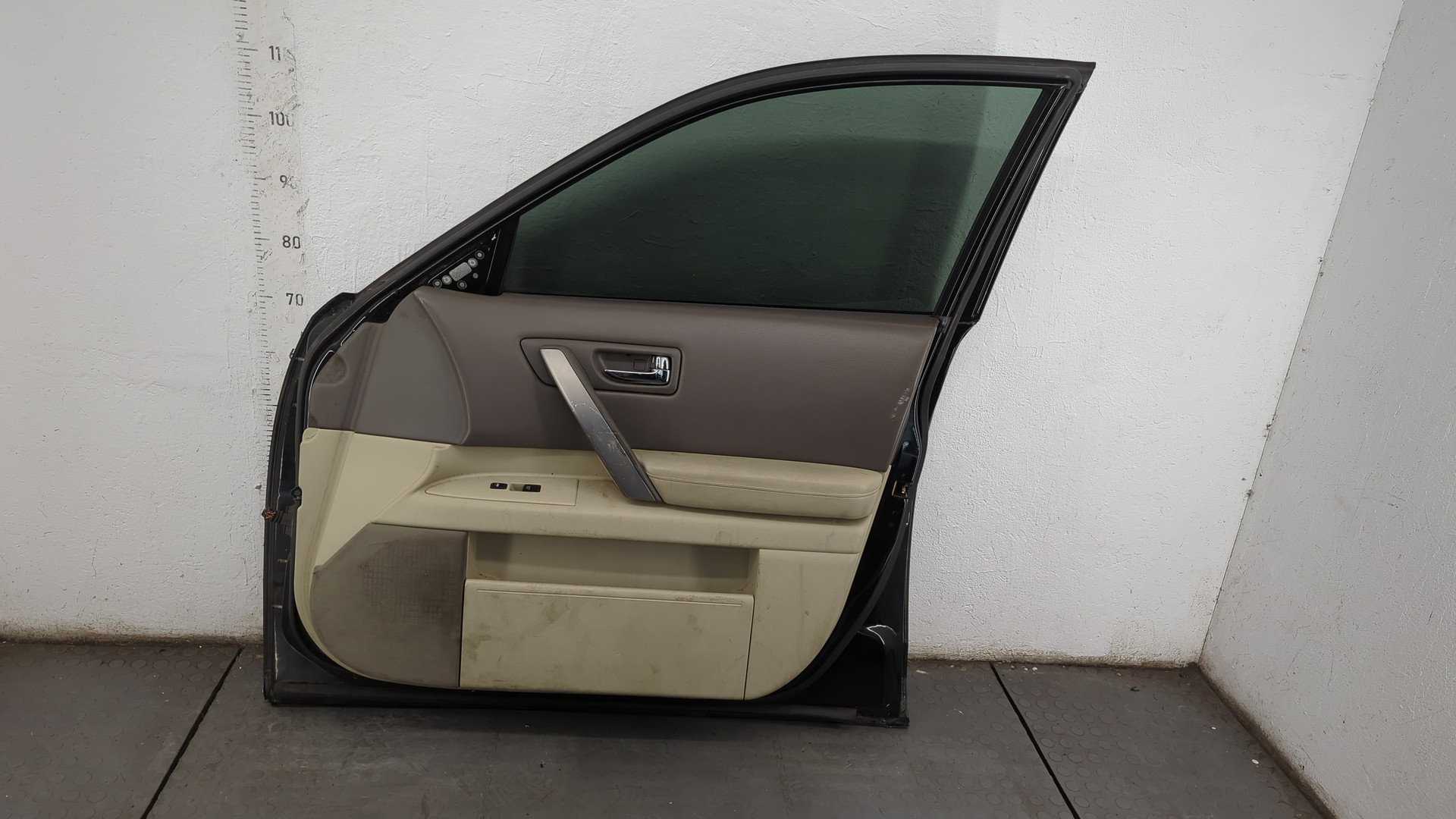 Дверь передняя правая