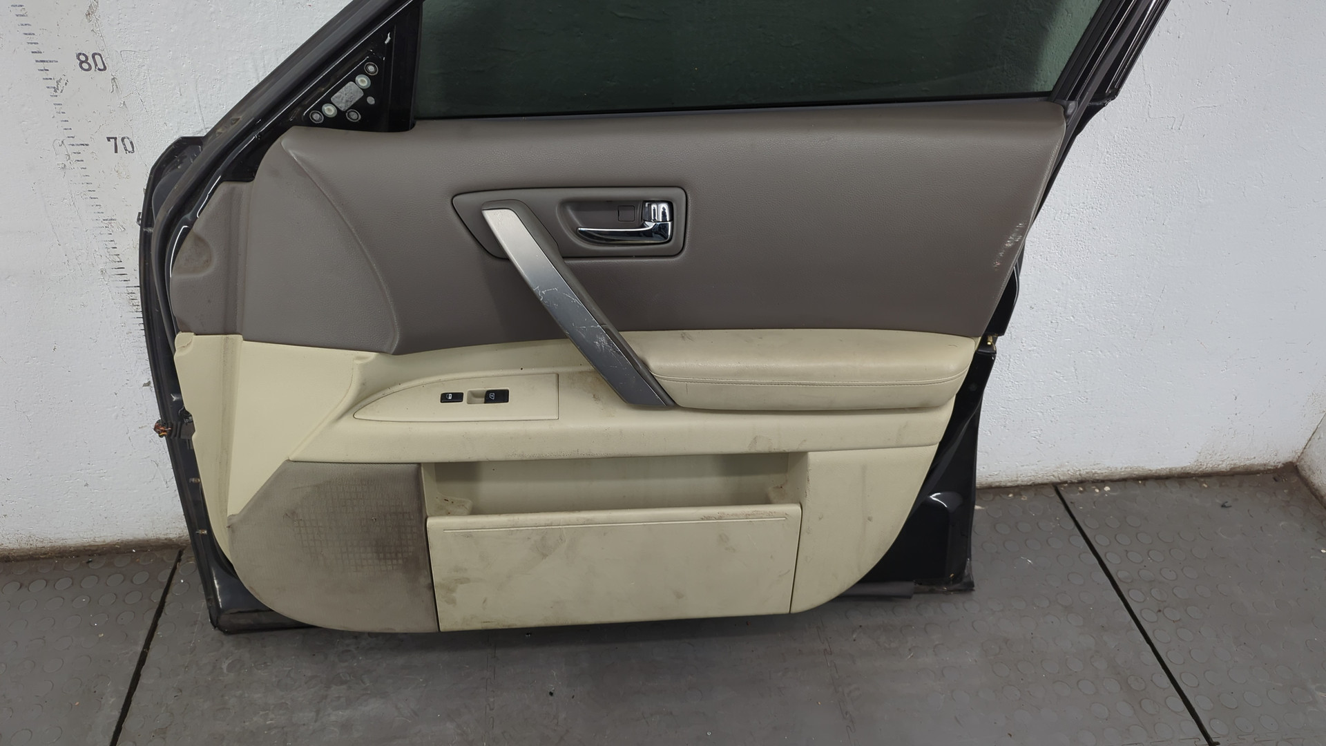 Дверь передняя правая