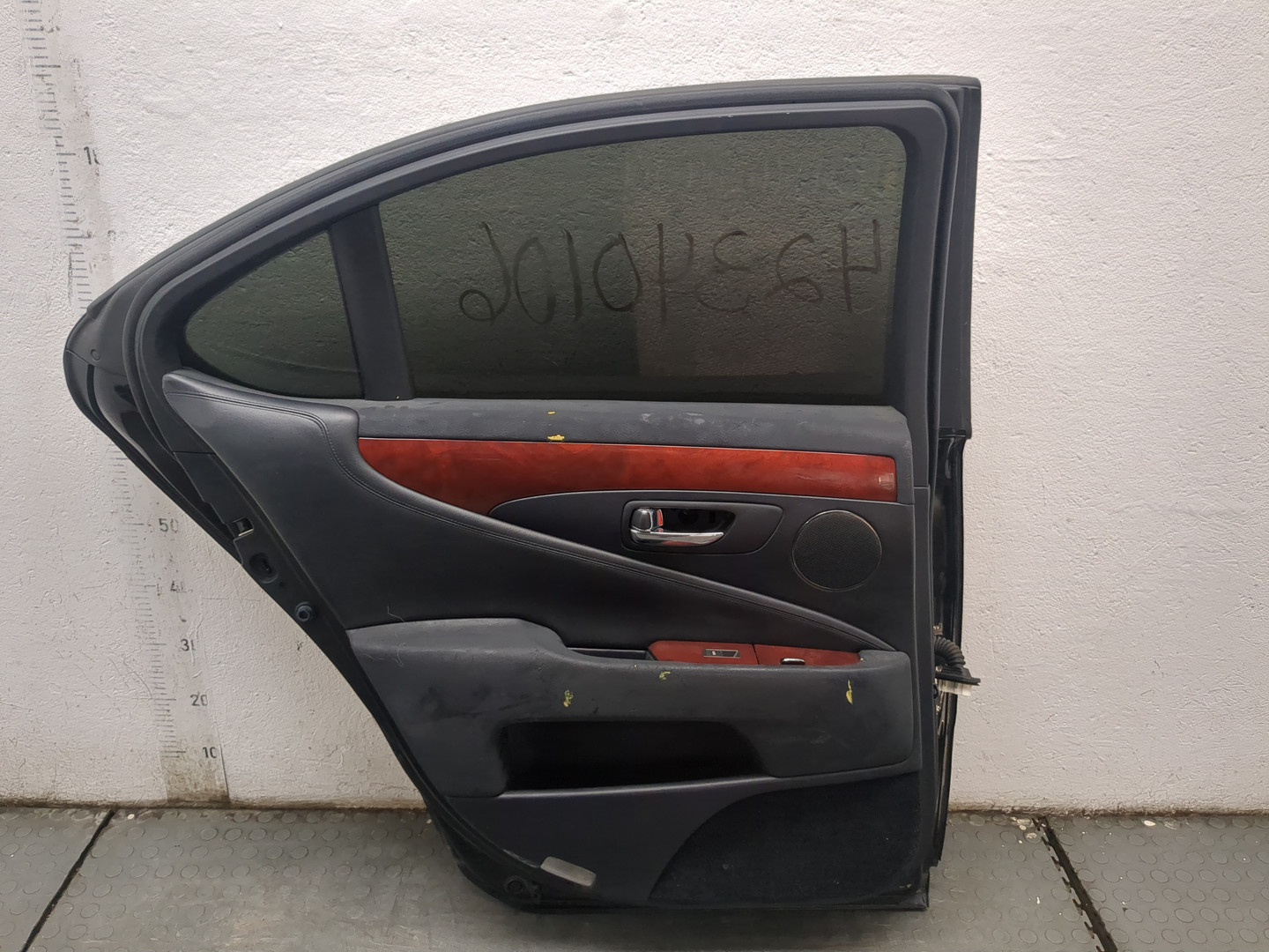 Дверь задняя левая