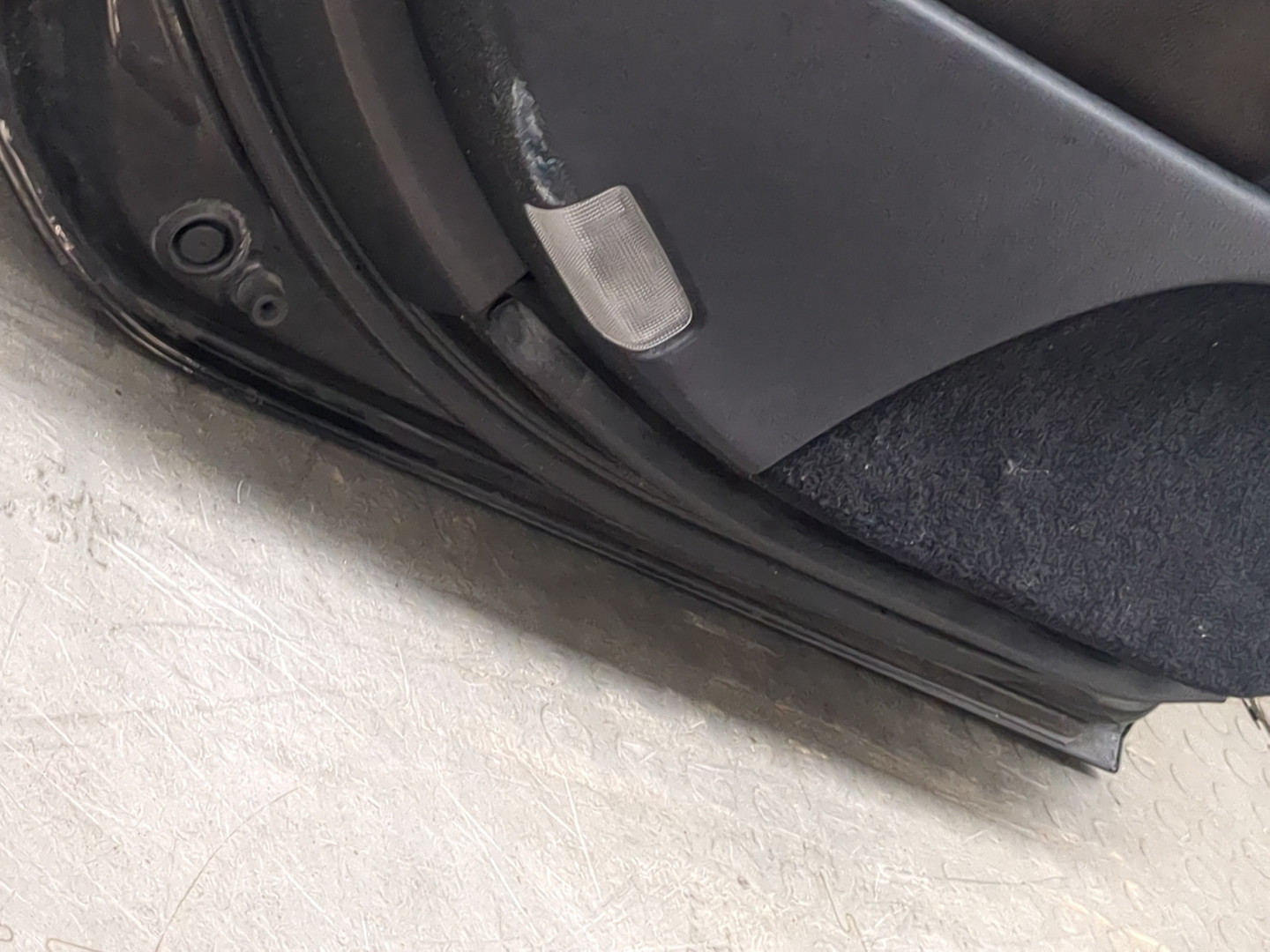 Дверь задняя левая