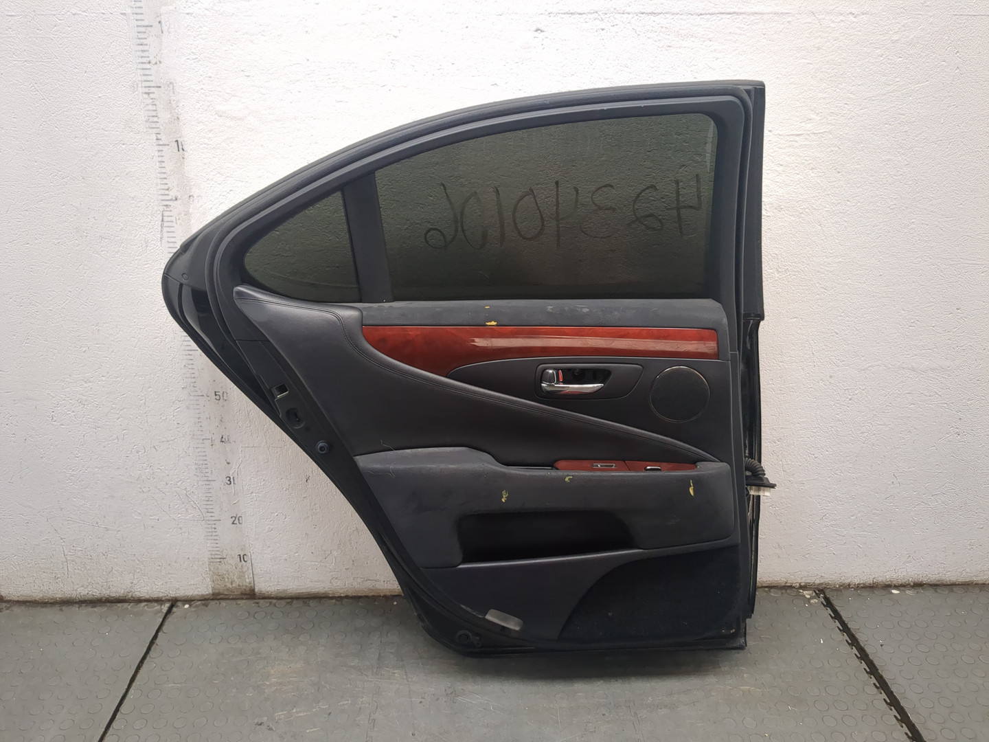 Дверь задняя левая