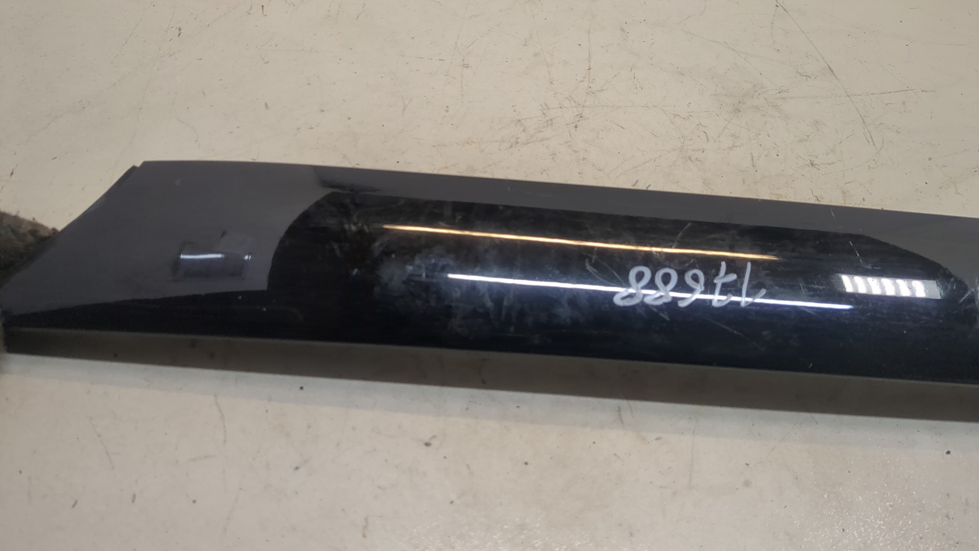 Молдинг лобового стекла