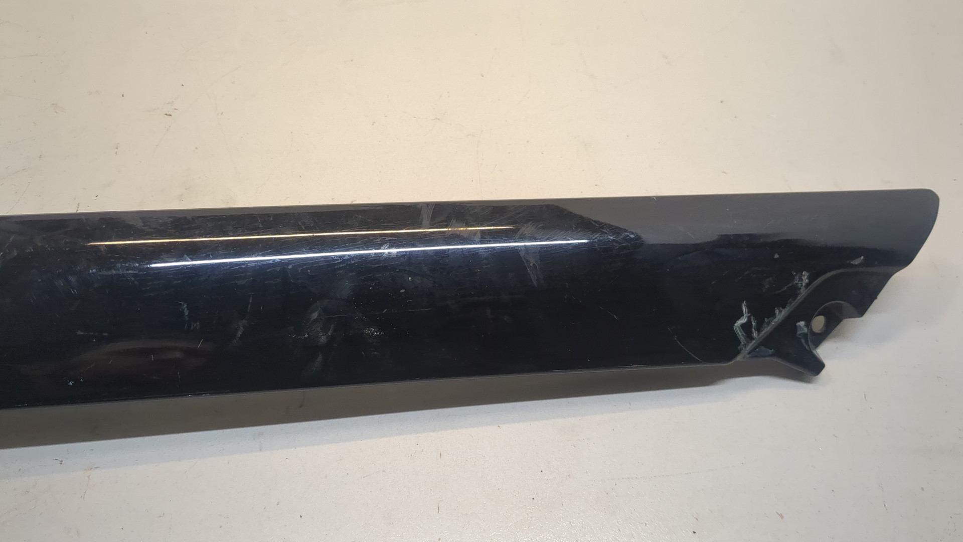 Молдинг лобового стекла