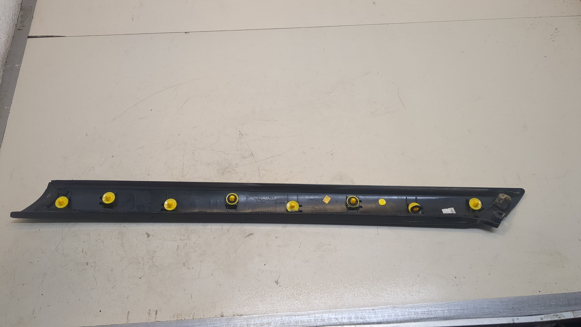 Молдинг лобового стекла