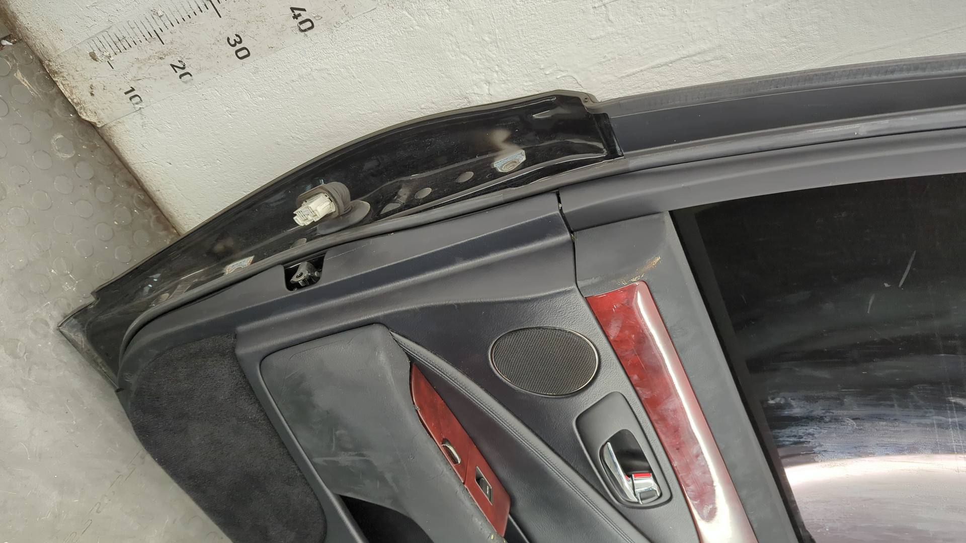 Дверь задняя правая