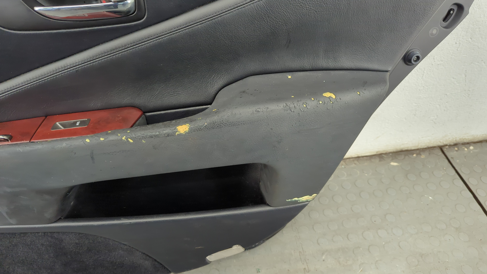 Дверь задняя правая