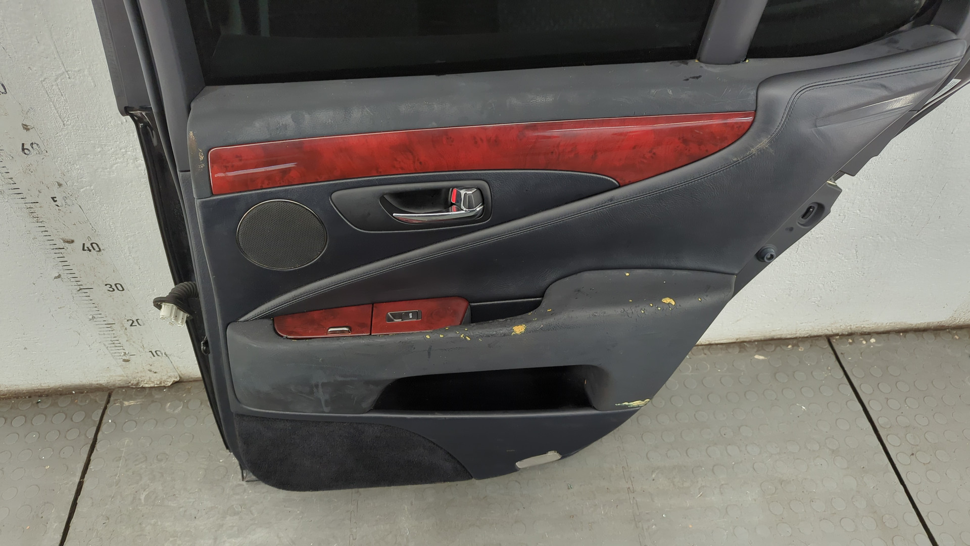 Дверь задняя правая