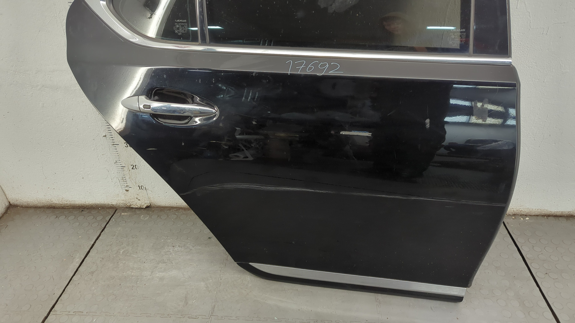 Дверь задняя правая