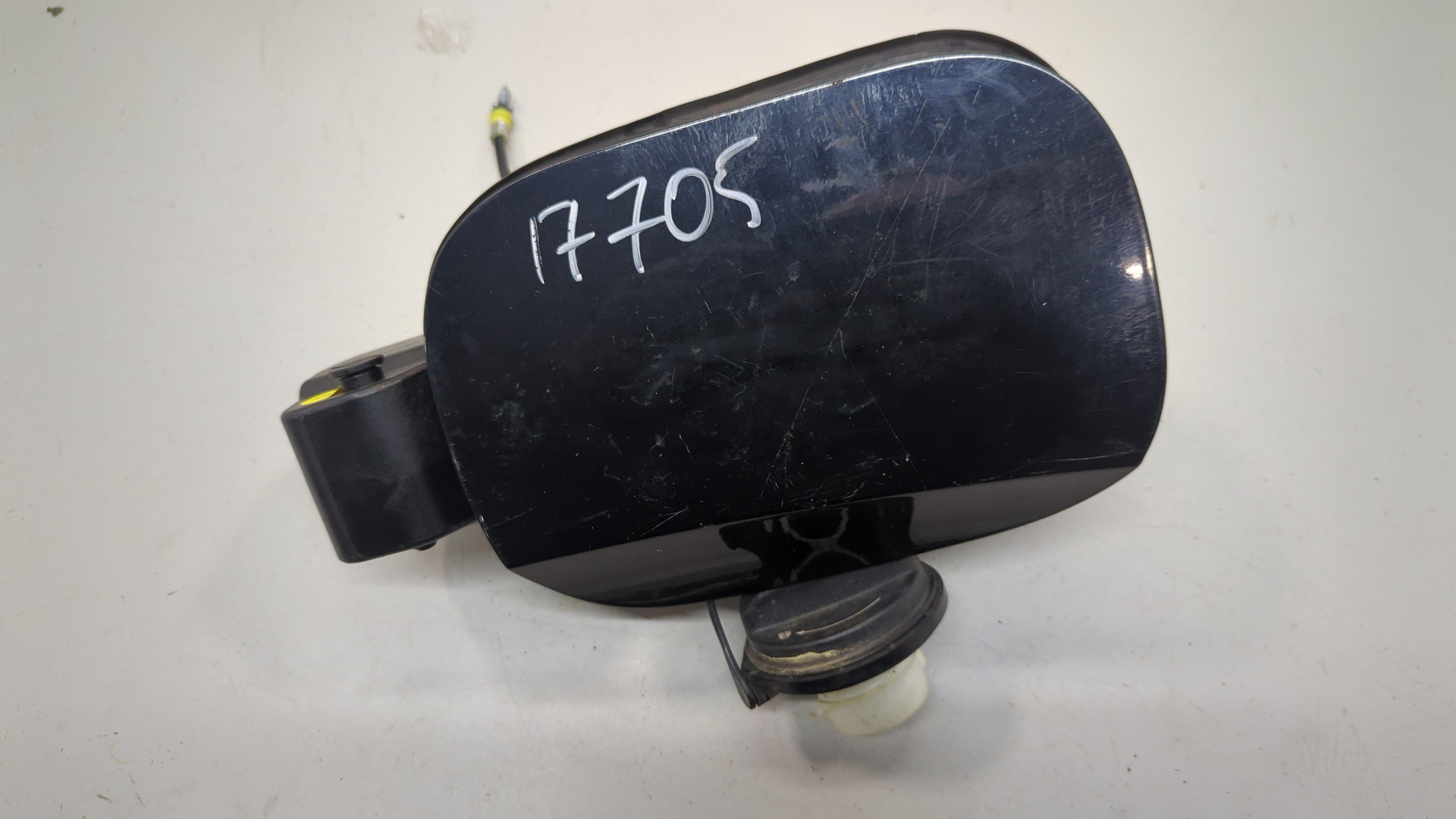 Лючок бензобака