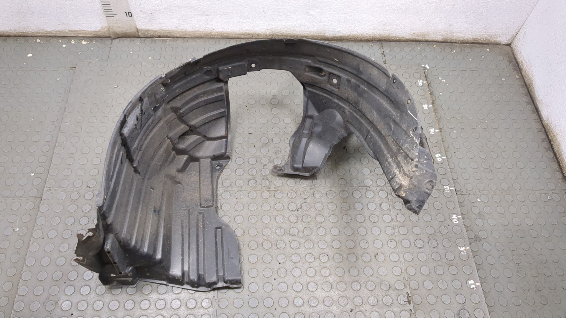 Локер передний левый