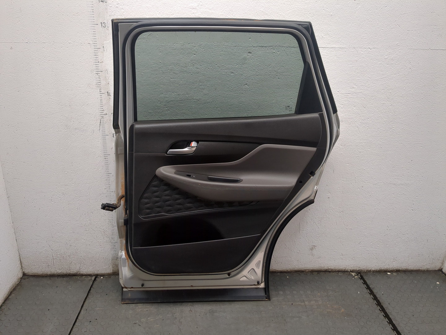 Дверь задняя правая