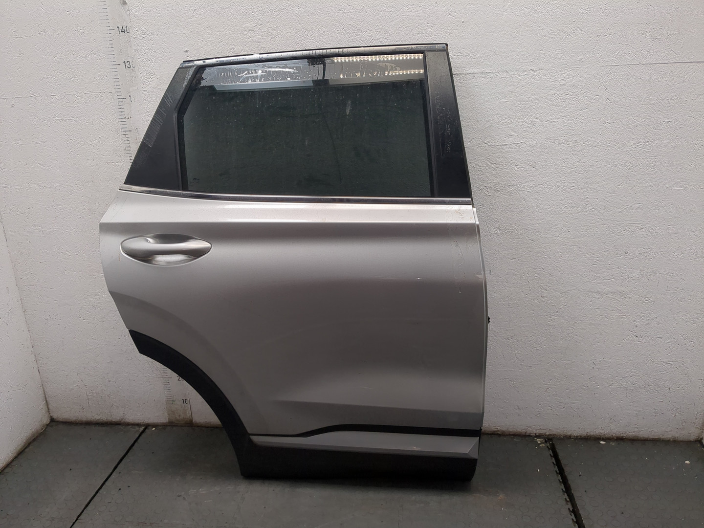 Дверь задняя правая