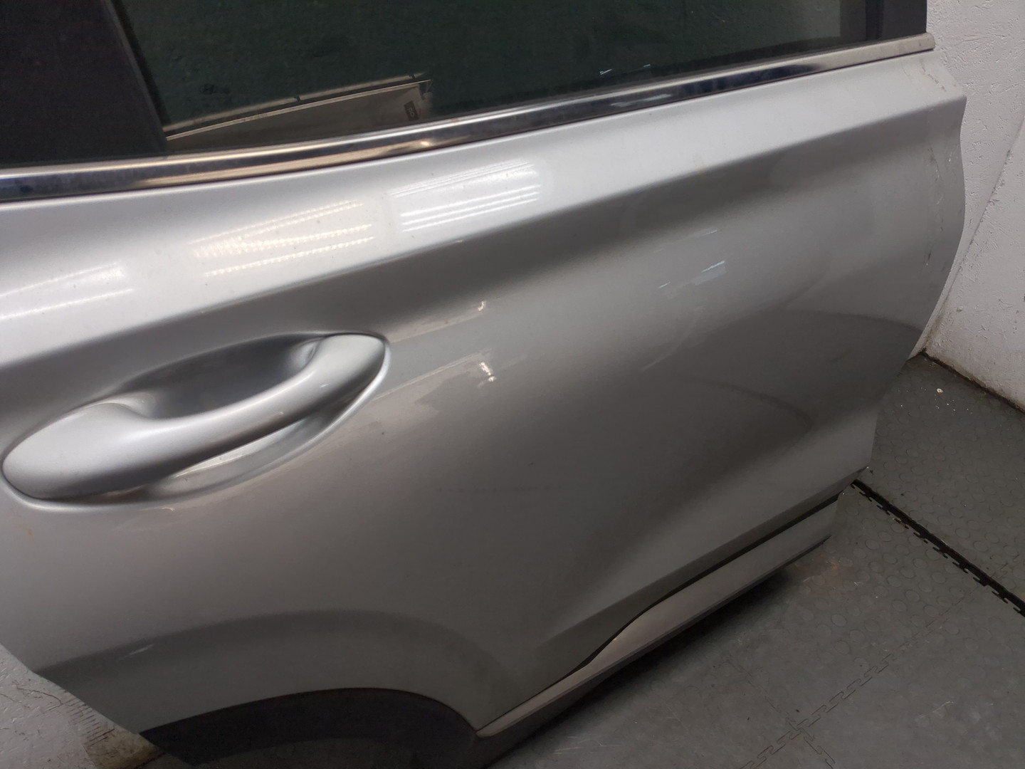 Дверь задняя правая