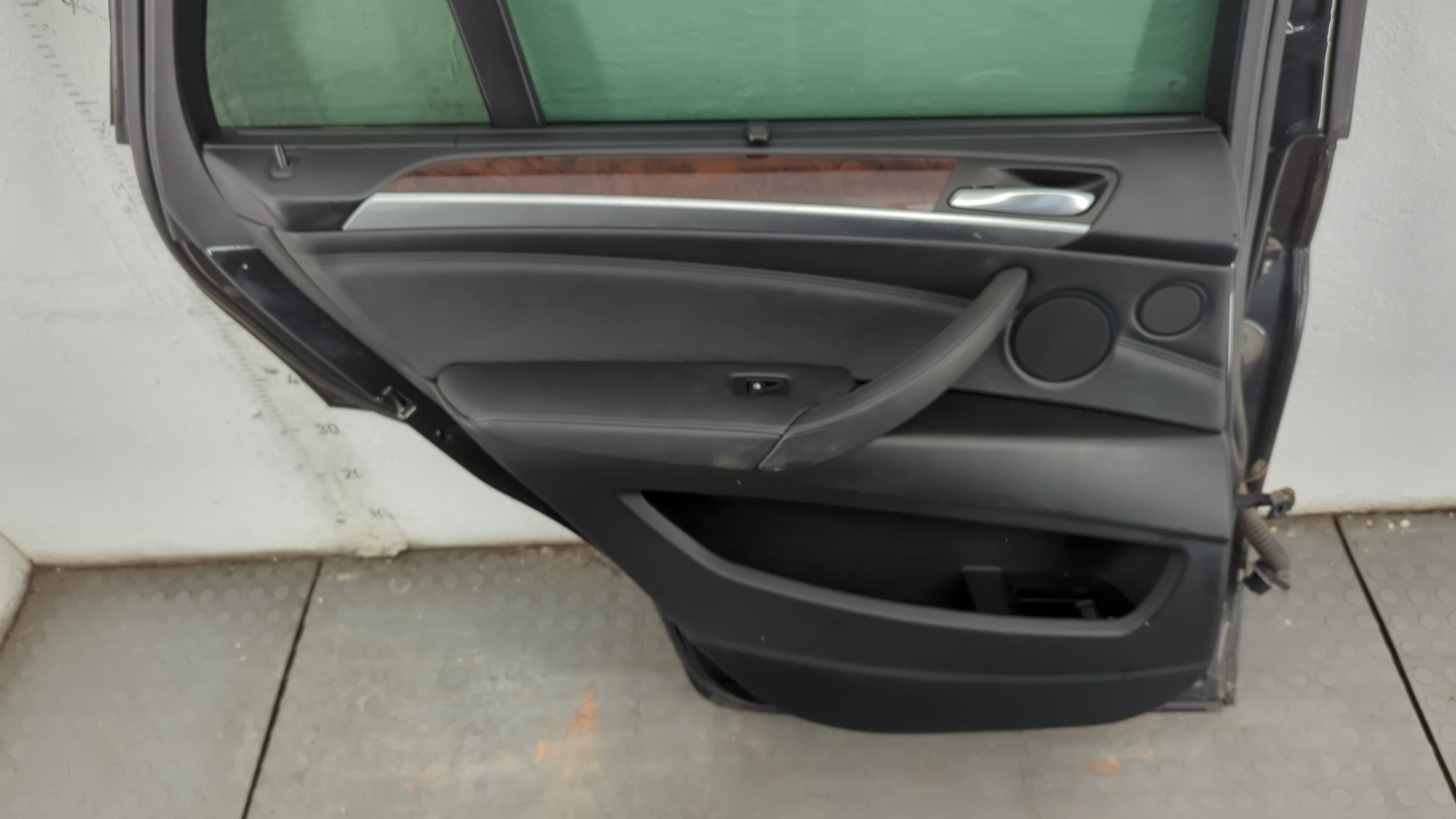 Дверь задняя левая