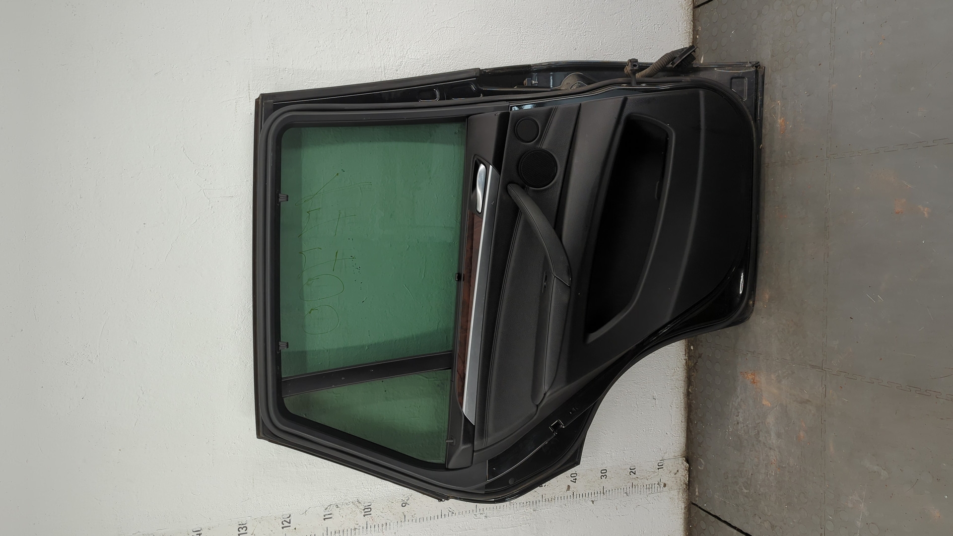 Дверь задняя левая