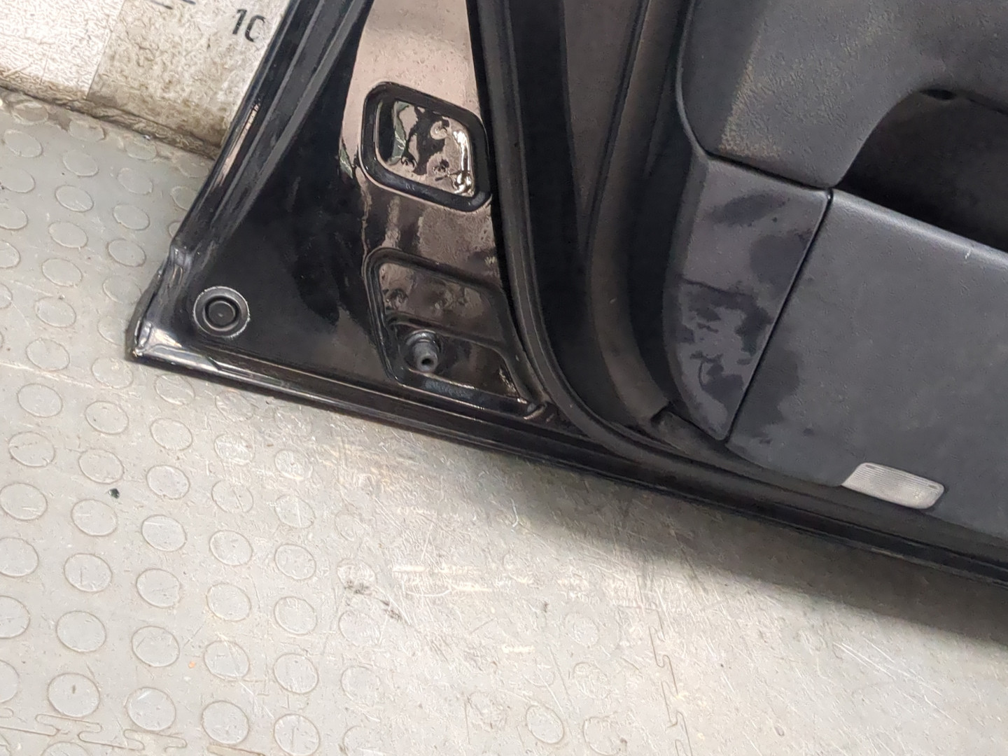 Дверь передняя левая