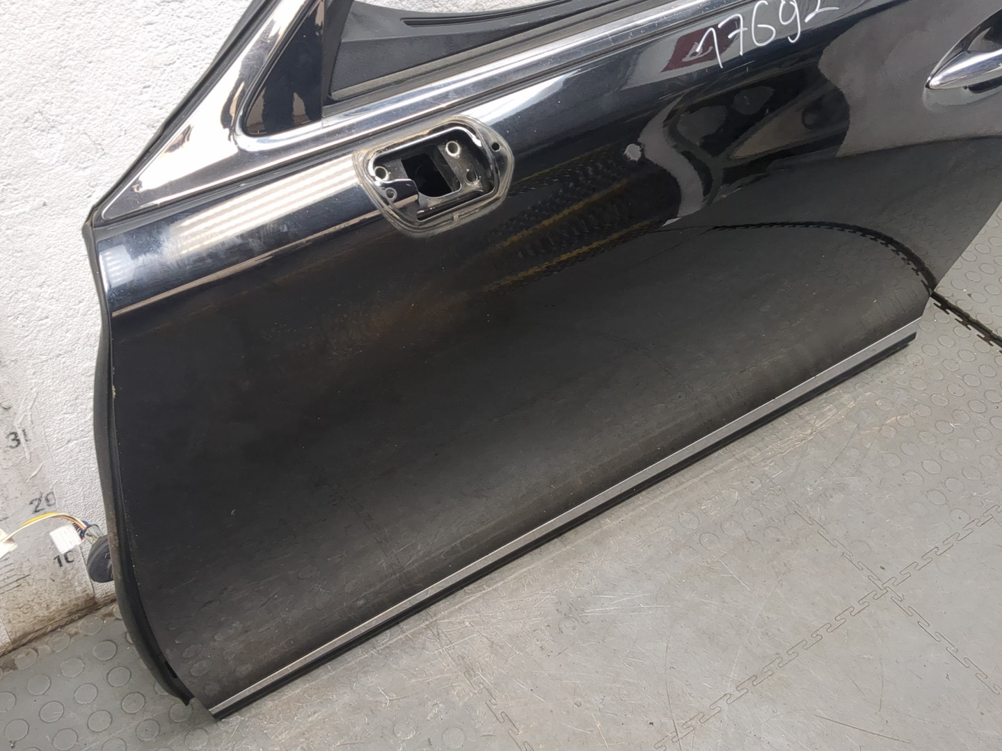 Дверь передняя левая