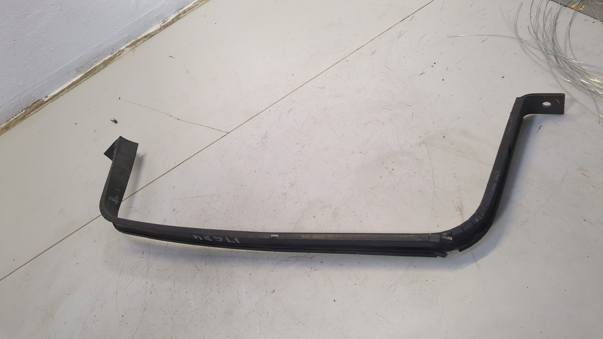 Лента крепления бензобака