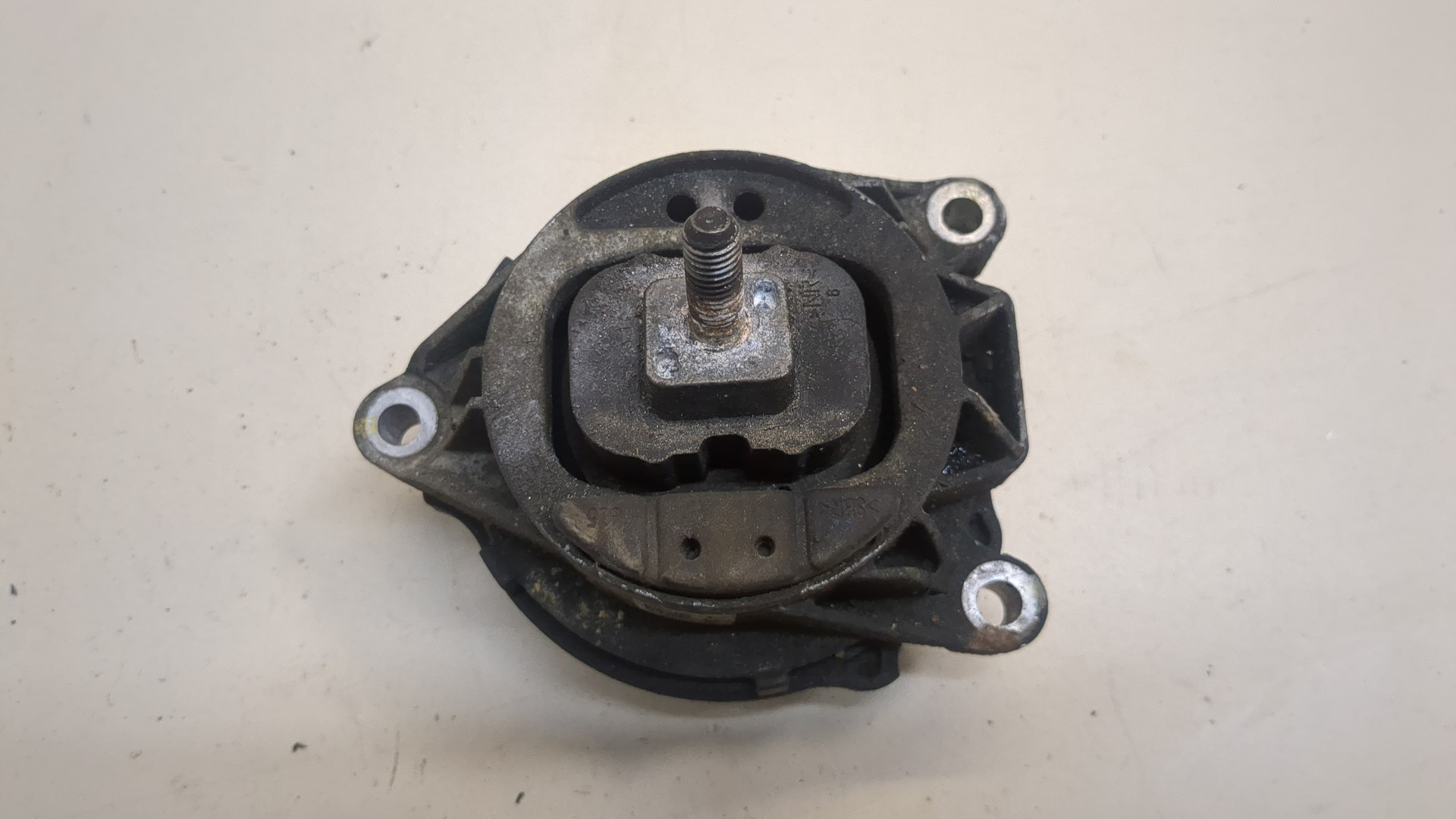 Опора двигателя