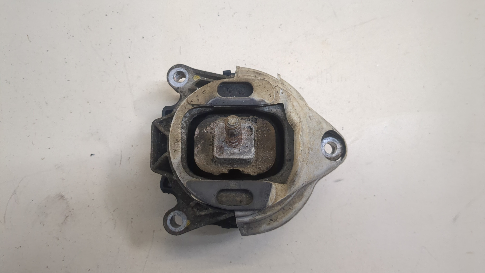 Опора двигателя