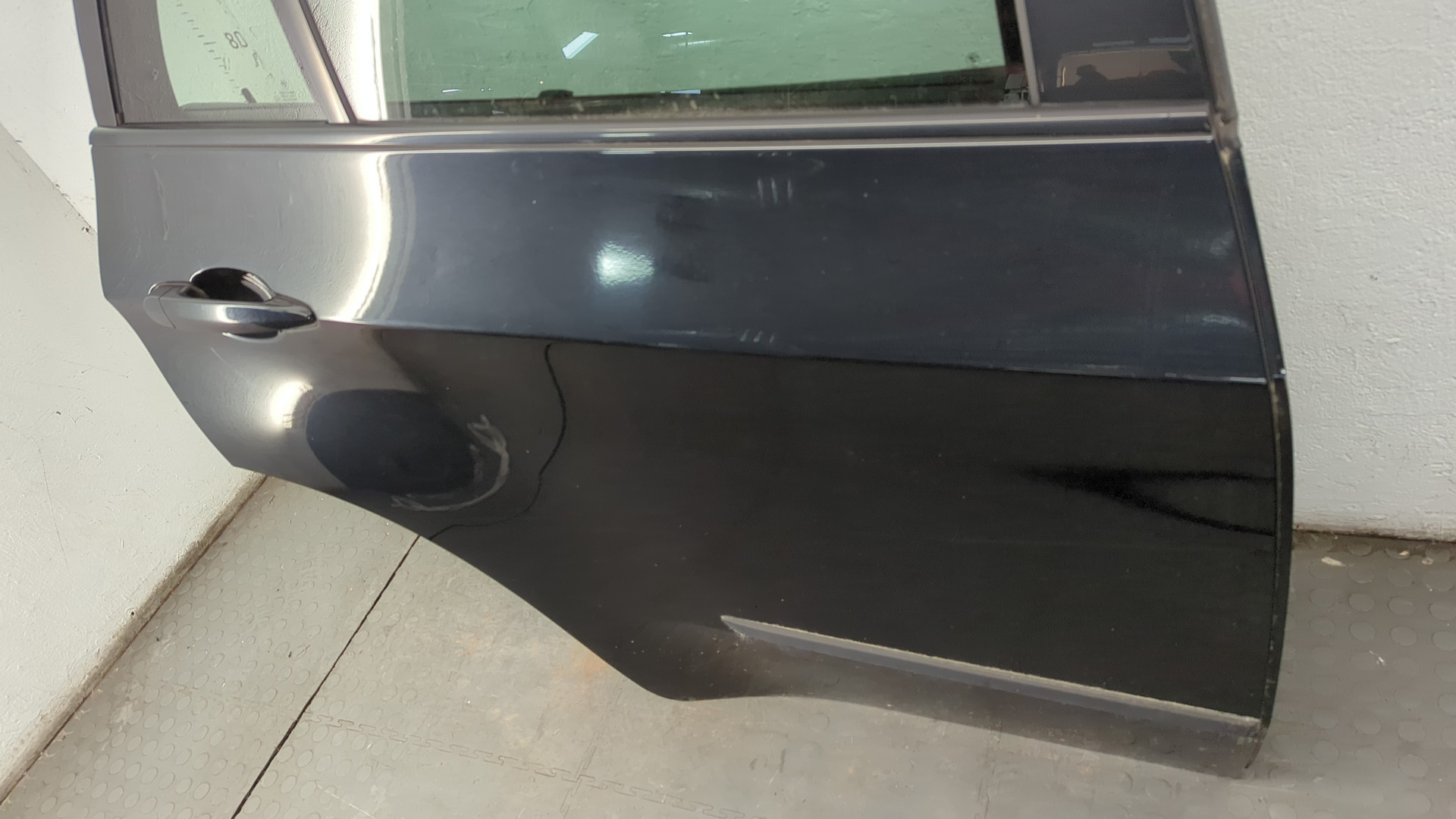 Дверь задняя правая