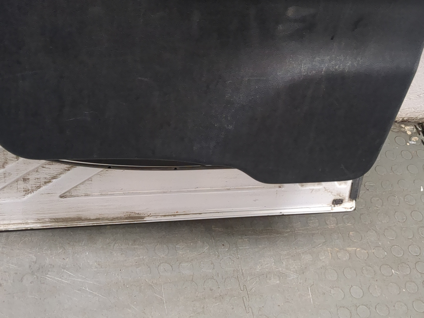 Дверь задняя левая