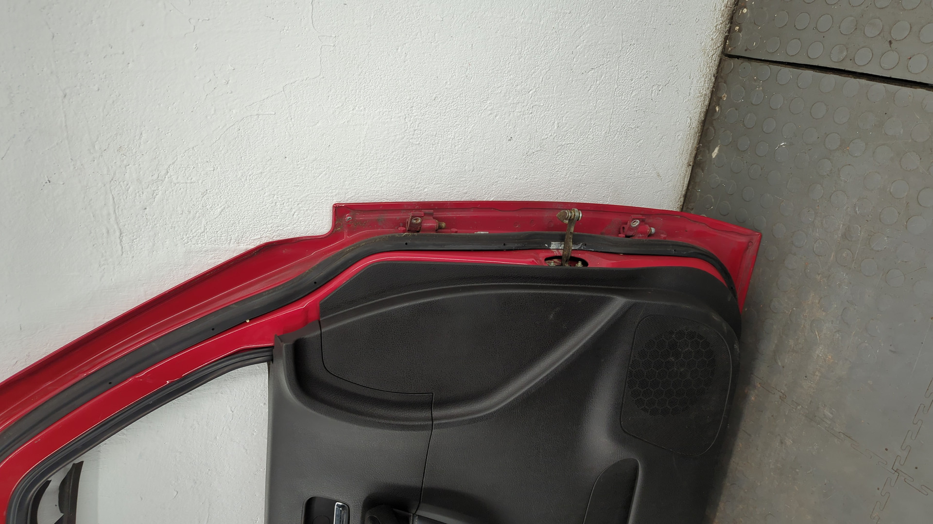 Дверь передняя левая