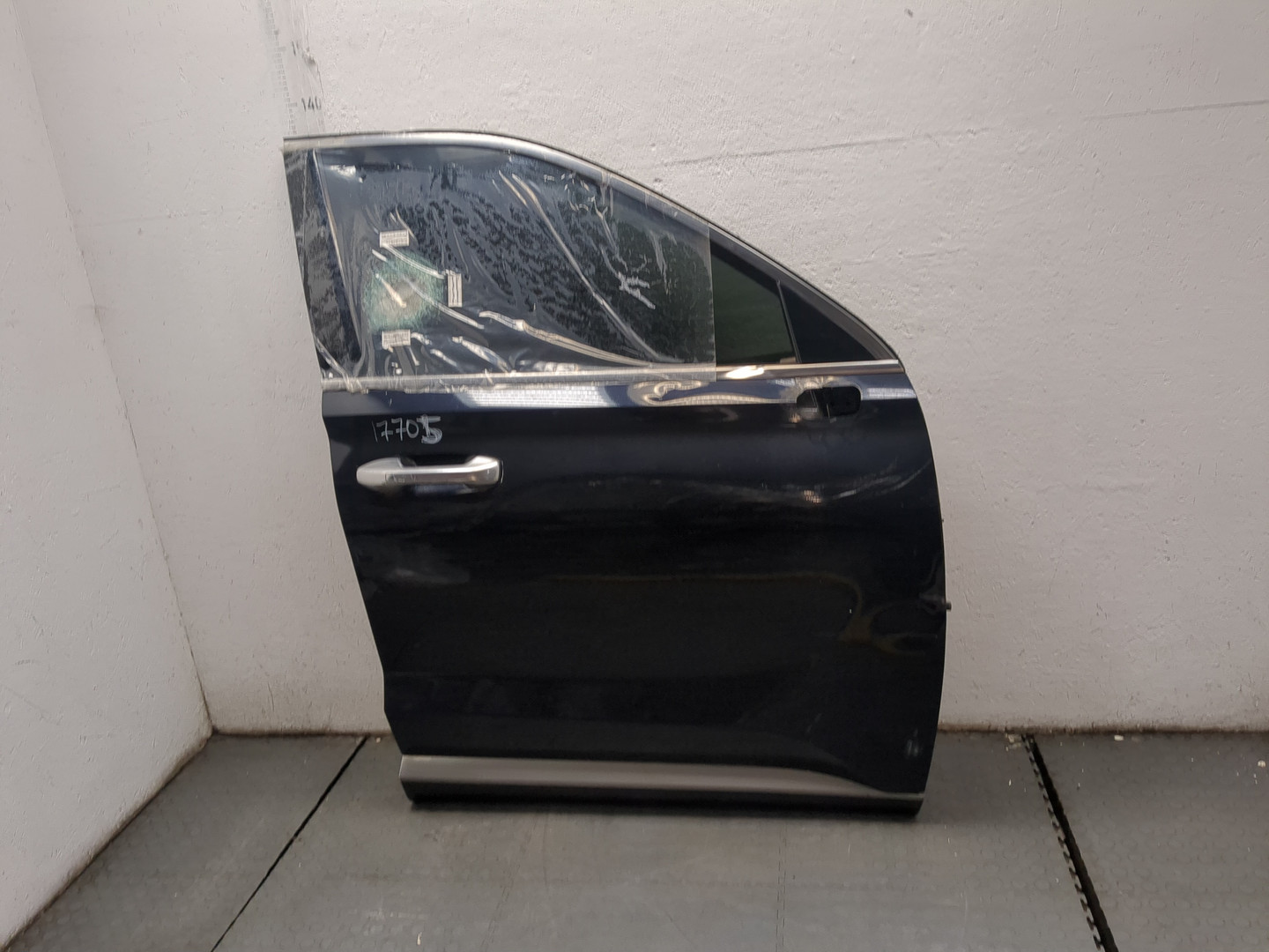 Дверь передняя правая