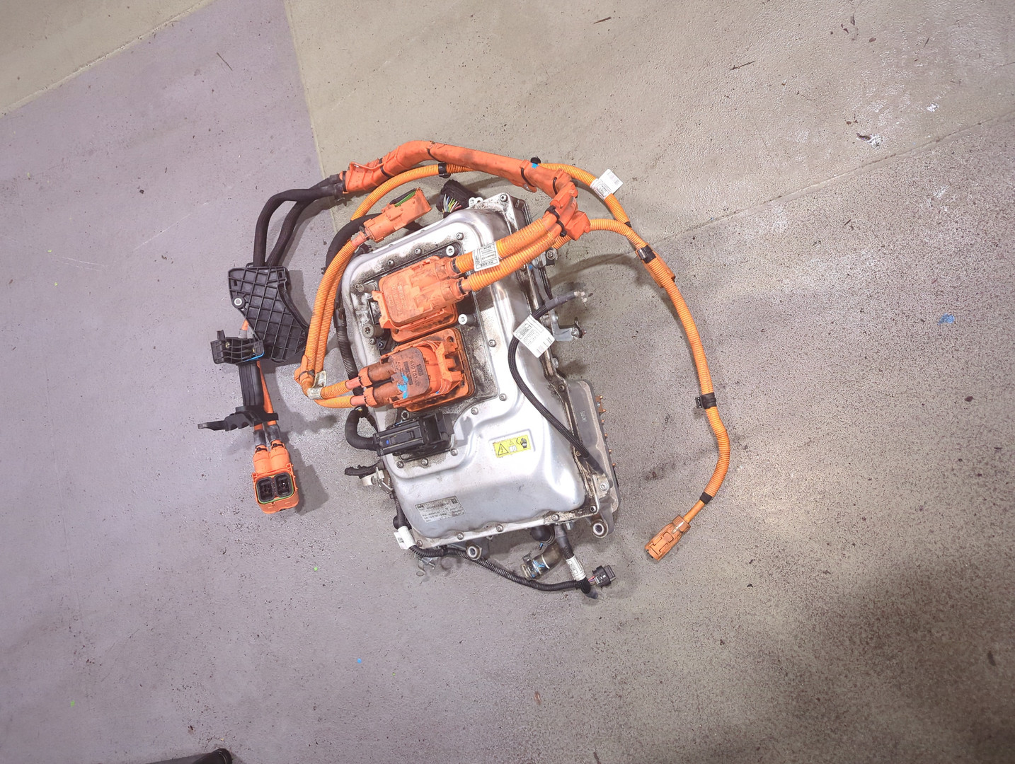 Преобразователь напряжения (адаптер)