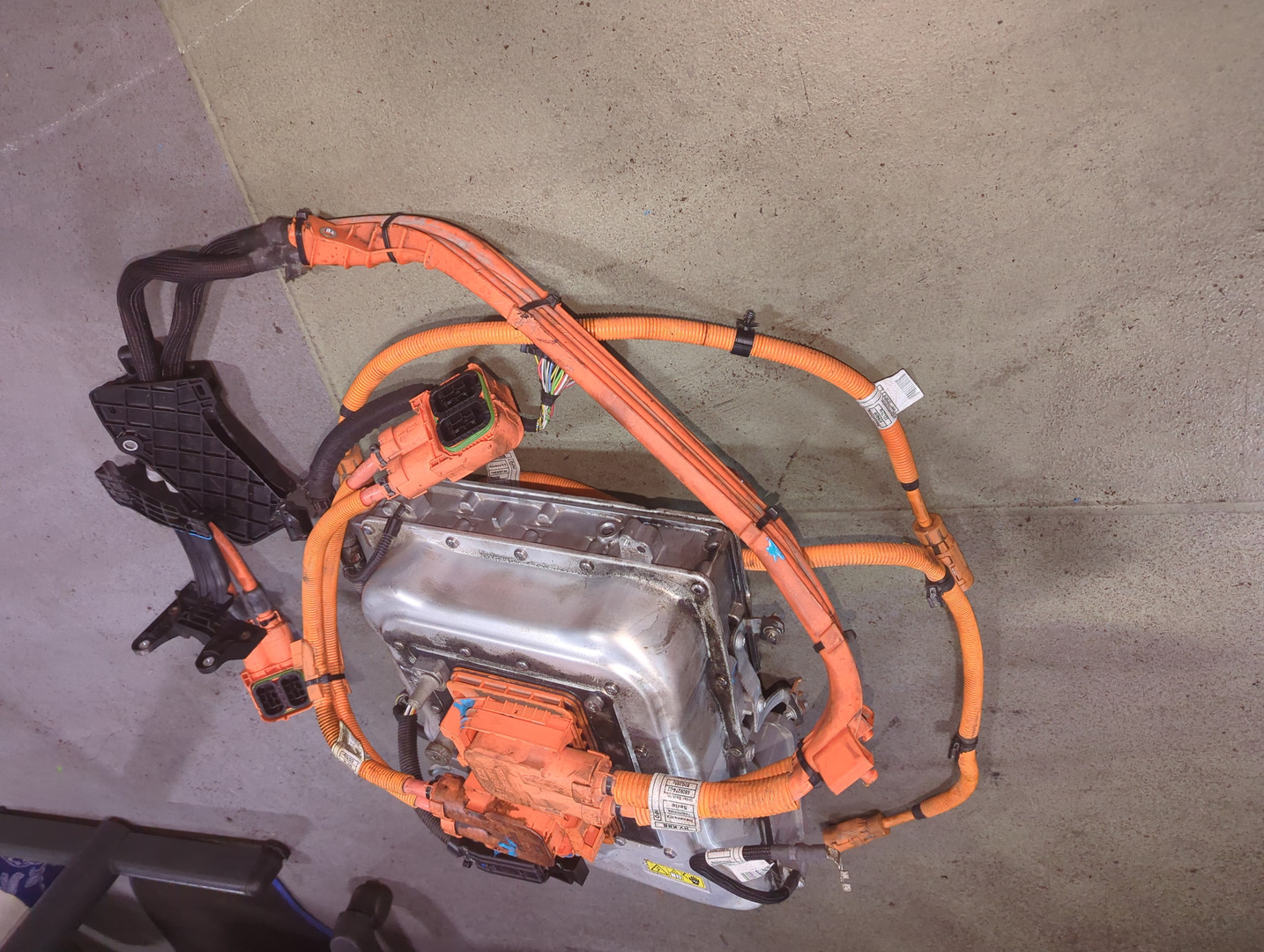 Преобразователь напряжения (адаптер)