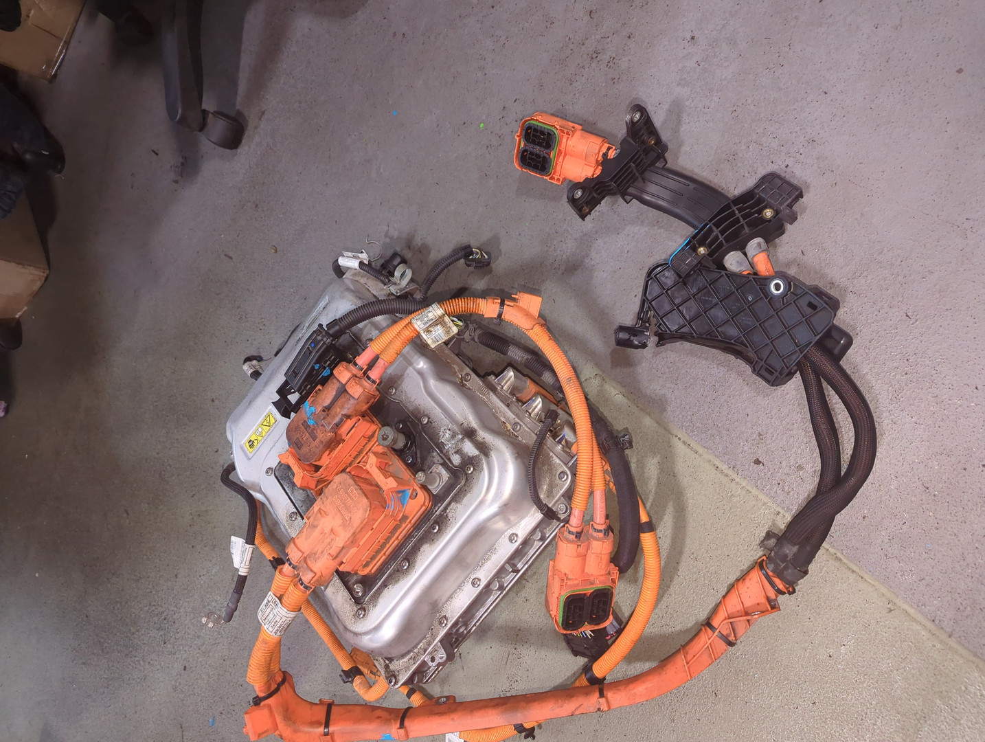 Преобразователь напряжения (адаптер)